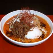  赤べこタンタン麺