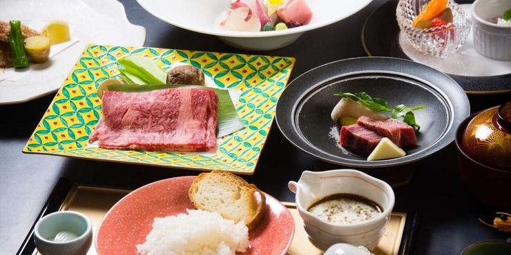 Compare the taste of Kobe beef and Japanese black beef [A luxurious course where you can compare the taste of Kobe beef and Japanese black beef]