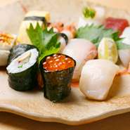 付出し・寿司9カン・手巻き・赤出し　※ランチのみ