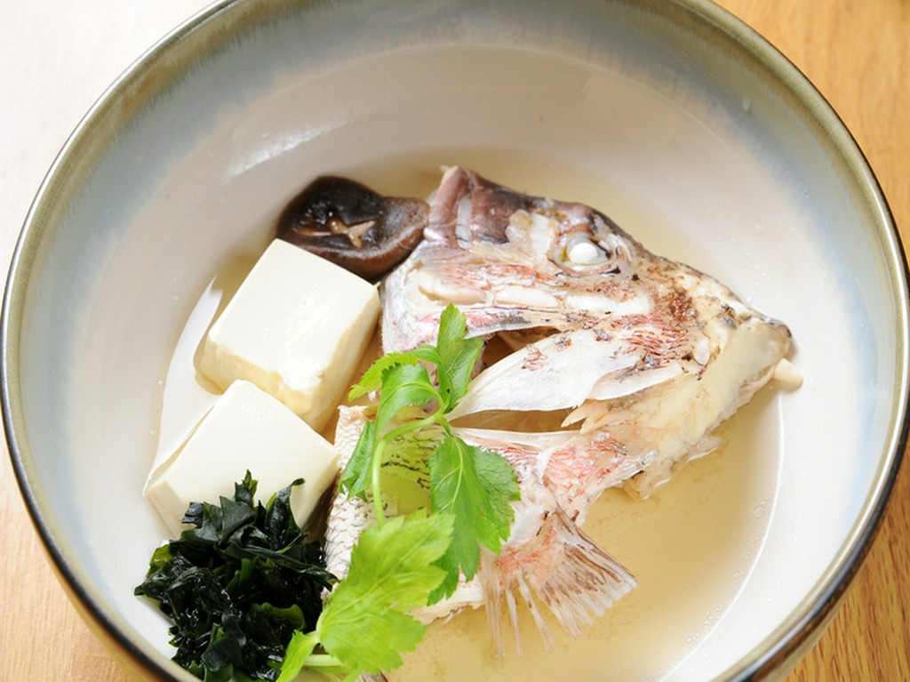 鯛のカブト（酒蒸し）