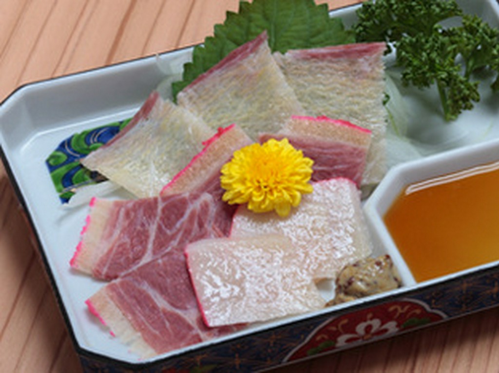 鯨ベーコン（白・赤）