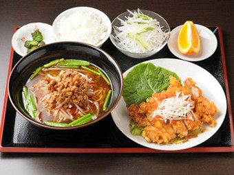 お値打ちでボリュームもたっぷりなランチメニューをどうぞ