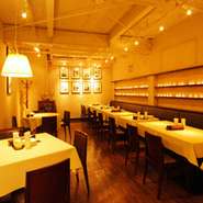 【ナポリ】2500円、【ベネチア】3500円、【ミラノ】3500円、【フィレンツェ】5000円とご予算に応じてご選択できます。またこちらのコースご注文の方はドリンク3杯を+1000円でオーダーできます（ドリンクは何でもOK）