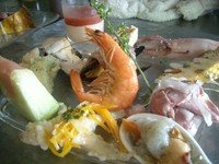 前菜とパスタの納得メニュー旬の前菜盛り合せ月替わりのパスタ・リゾットから1品お飲物