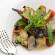 ※御予約時にメイン料理お魚かお肉をお聞きします。
※前日までの御予約限定　当日キャンセル料金全額発生します。ご一緒にご予約いただけるお得なﾄﾞﾘﾝｸｾｯﾄ３杯１０００円ﾄﾞﾘﾝｸｾｯﾄございます。当日はお受けできません。
※ドルチェにメッセージや花火ローソクなど無料で承っております。
お誕生日、結婚記念日、各種記念日、歓送迎会のメッセージなどお気軽にご相談くださいませ