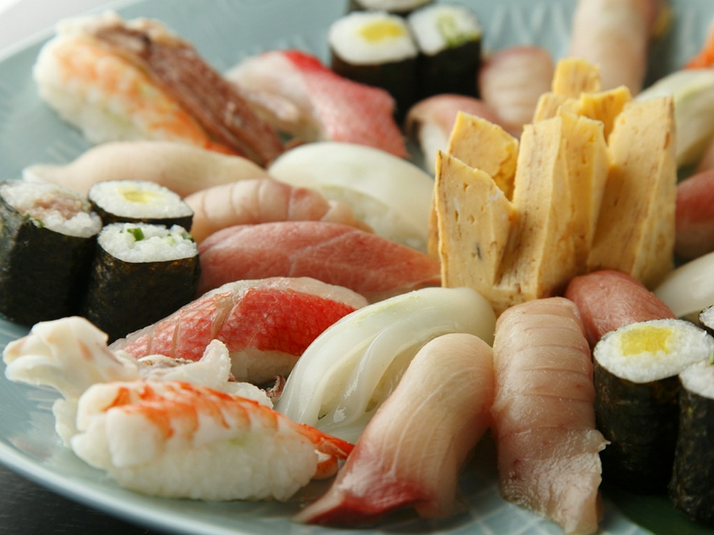 店の自慢は、旬の鮮魚。加えて、絶品の酒の肴を用意しています