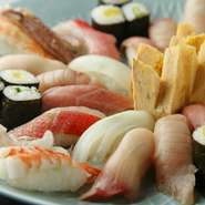 メニューは、旬の鮮魚を使った料理が中心。