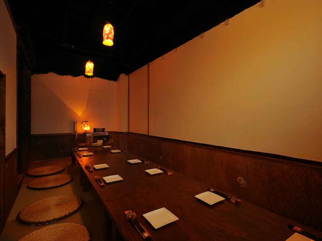 最大13名様までOKな個室は、各種宴会にどうぞ！