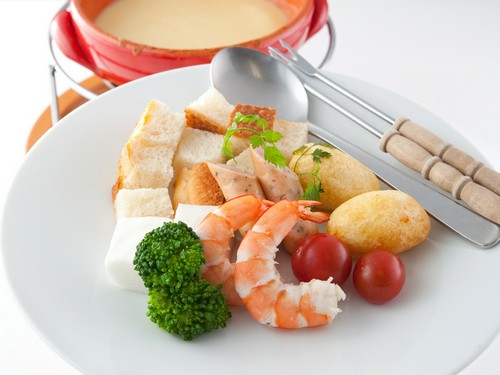 具材が足りなくなったら追加もOK『こだわりのチーズフォンデュ』
