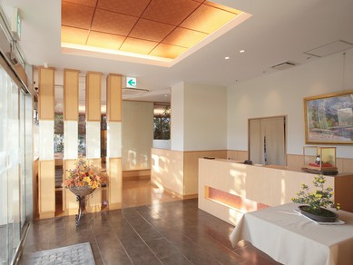 ディナータイム完全予約制。大小宴会、法事