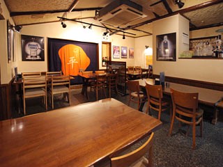 テーブル席です。40名様まで貸切OK！