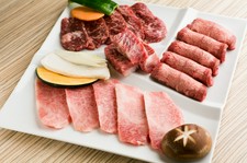名物5秒炙りロースなど極上の三水苑を堪能するコース
