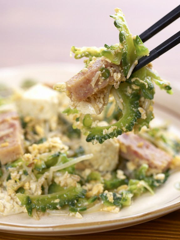 沖縄料理を食べて元気になろう!!