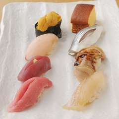 仕入れたての新鮮な握り寿司をどうぞ