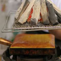 炭火でじっくり焼き上げる、自慢の玉子焼きは特筆の旨さ