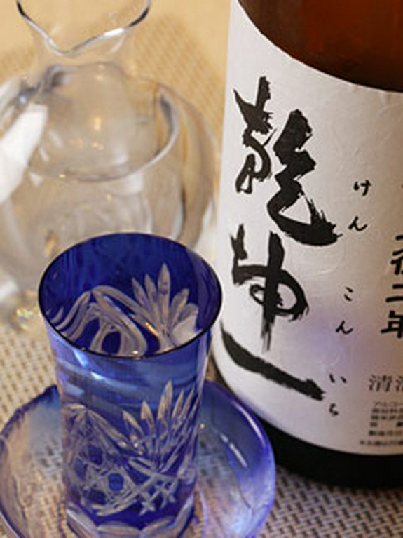 寿司や刺身にはやっぱり日本酒！