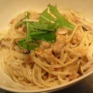 贅沢にうにが溶け込んだクリームソースに生うにのトッピング