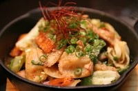ぷりっぷりの国産小腸をたっぷりの野菜と一緒に