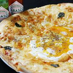 とろとろ卵と生ハムのPizza