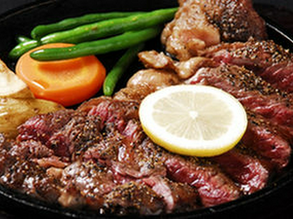 300gのBigなステーキ。オージービーフ