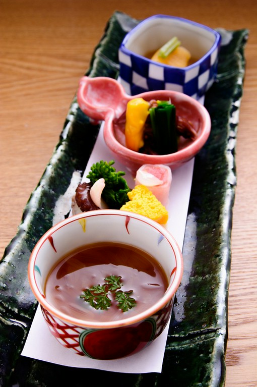 旬の食材が少しずつ丁寧に味わえる『季節の前菜　七種盛り』