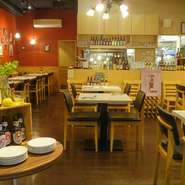 オープンテラスがあるお洒落な店内で女性に人気の季節限定フルーツビールやホワイトエールなど人気のクラフトビール、自家製サングリアや厳選したワインと一緒に本格イタリア料理で女子会しませんか？