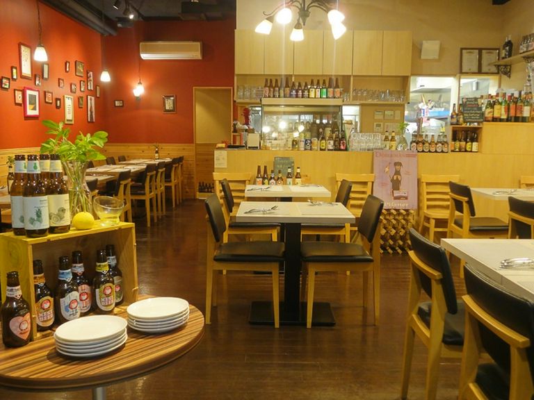 人気のクラフトビールやワインでおしゃれに乾杯！
