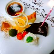 お誕生日や記念日用のサプライズプレート
