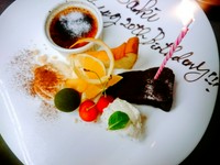 お誕生日や記念日用のサプライズプレート
