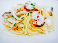 ・サラダ・自家製フォカッチャ・本日のパスタ（3種類からチョイス）・食後のドリンク付き