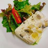 ・本日の一皿・前菜・自家製フォカッチャ・メイン料理・パスタ・ドルチェ・ドリンク付き 