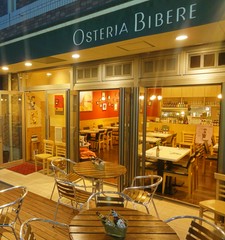 テラス席もご利用可能です