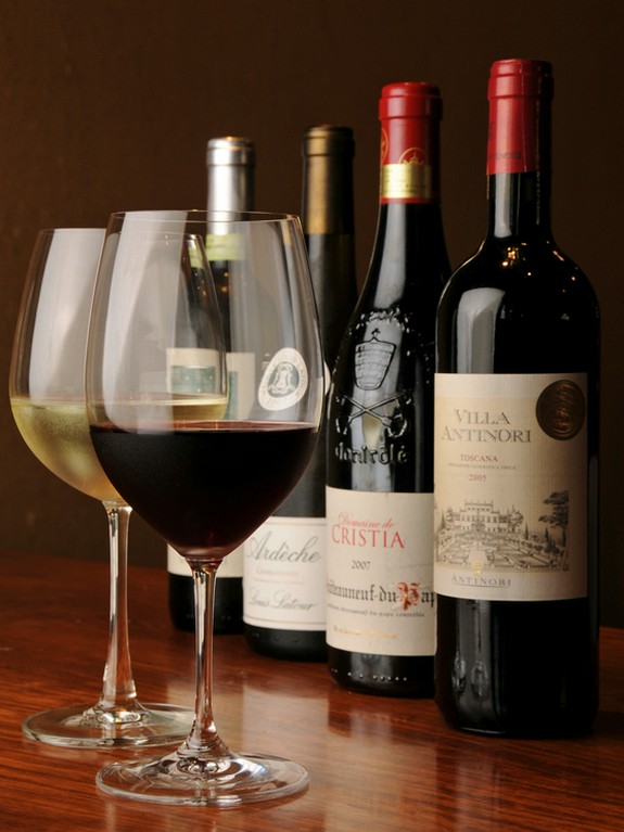 ワインの種類も豊富にご用意！