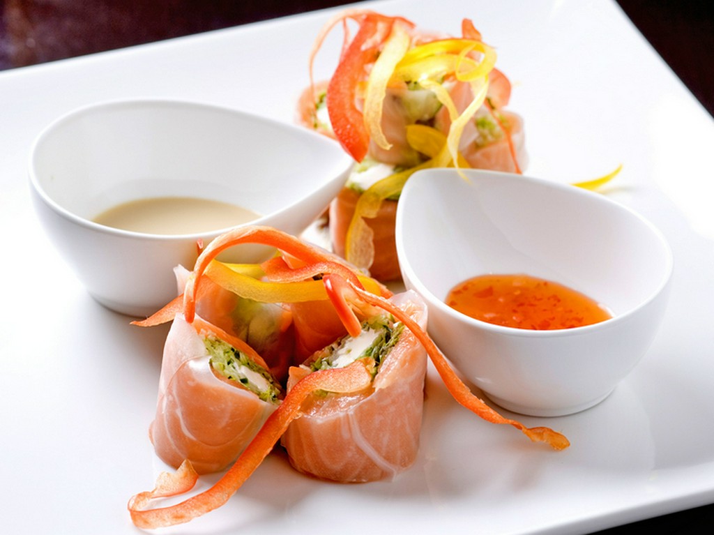 サーモンとクリームチーズの生春巻き