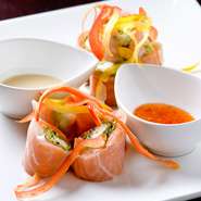 スウィートチリソースと自家製ポン酢の相性はバッチリです。