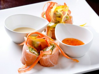 サーモンとクリームチーズの生春巻き