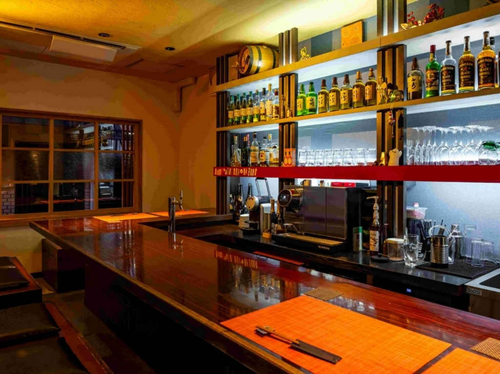 一階カウンター席