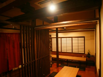 半個室のご宴会プランをご用意致しております。13名様よりお二階席貸し切りです。