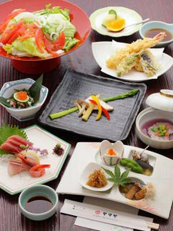 旬の食材をふんだんに使用した自慢の宴会コース