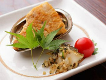 アワビのソテー　（コース料理一例）