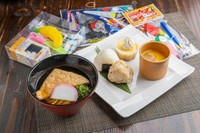 ミニきつねうどん（たぬきそば）/日替り1品/豆腐/天ぷら/漬物/かやくご飯