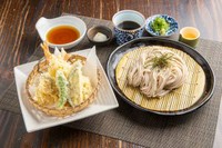 天ぷら/刺身/煮魚/小鉢/ミニ麺/ご飯/茶碗蒸し/漬物/ミニ豚すき