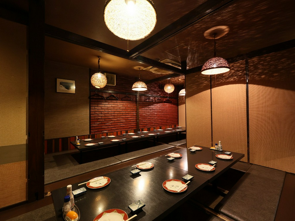 最大30名まで着席可能。各種宴会なら掘りごたつ式の座敷席