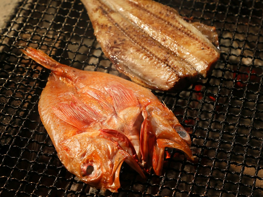 新鮮な魚介類をさまざまなスタイルで。料理に合うお酒と共に