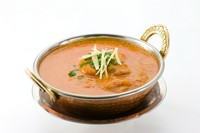 チキンを玉ねぎソースで煮込んだカレー