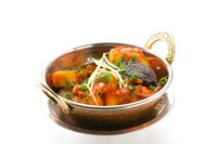 ジャガイモとナスが入った家庭的なカレー