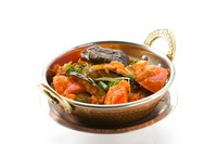 トマト、ナスが入った家庭的なカレー