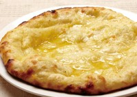 とろーりはちみつとチーズ入りナン