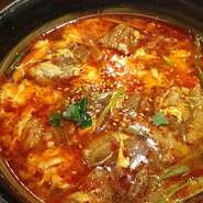 牛骨を8時間煮込んだ特製カルビクッパ