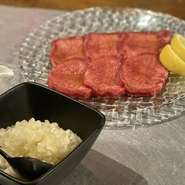 味付けされたたまねぎとの相性は言うまでもなく…
